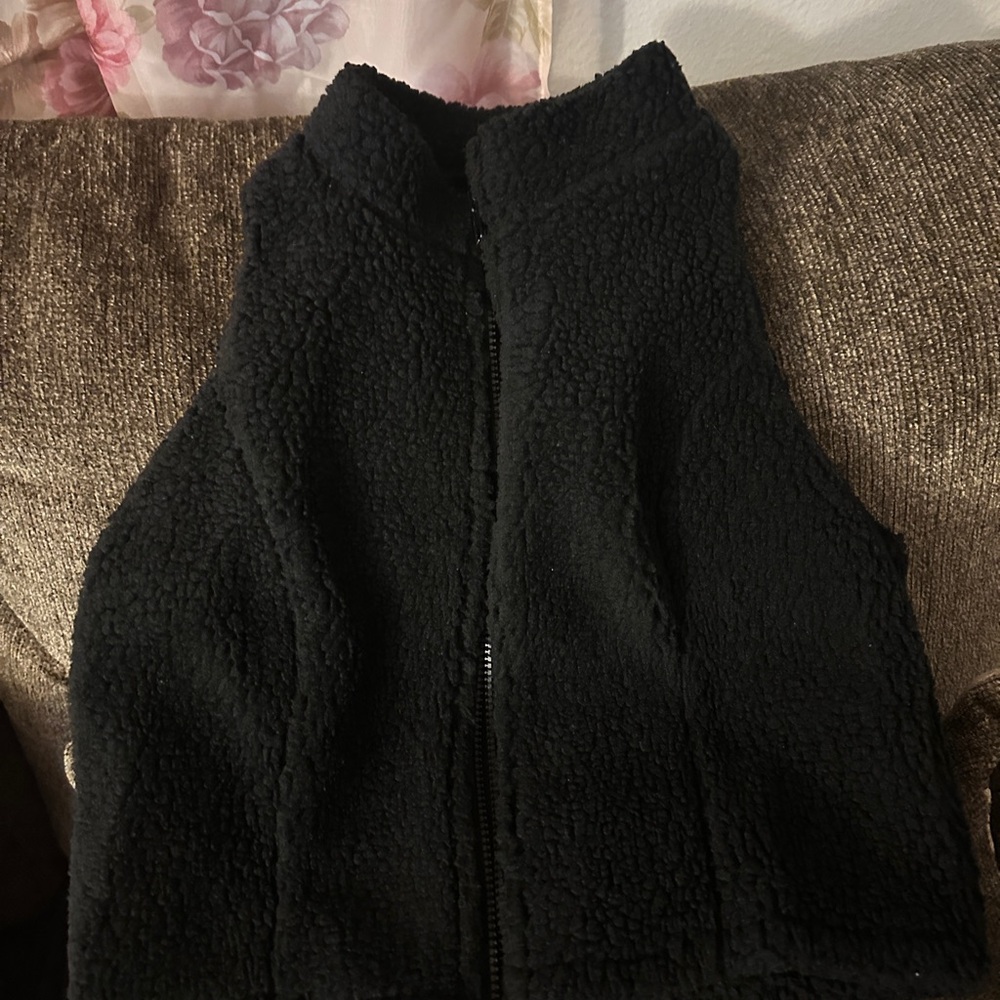 SHEIN Black Fleece Women Cropped Vest